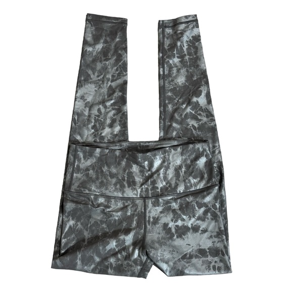 Pants - Savvi Silver/Gray Metallic Print Leggings Size Medium (8-10)